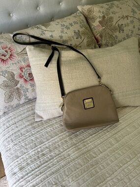 Valentina Like New Classic Leather Purse